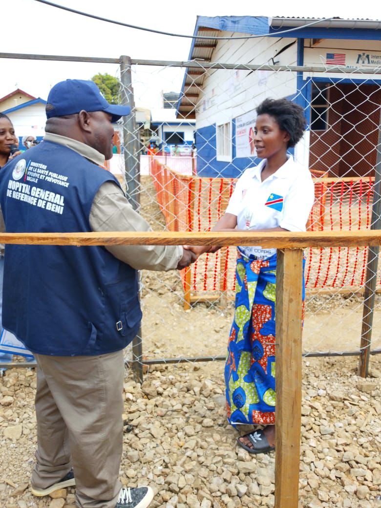 Beni : une deuxième patiente guérie d’Ebola quitte le Centre de traitement 